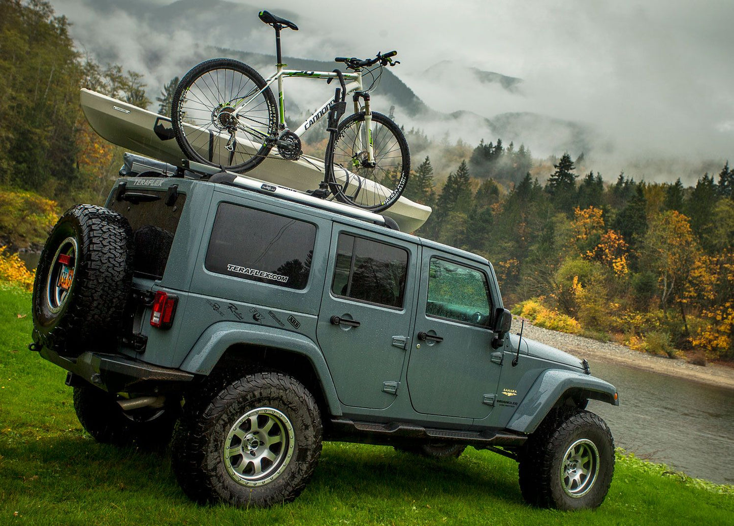 JK 4dr: Nebo Roof Rack Main Rail Kit